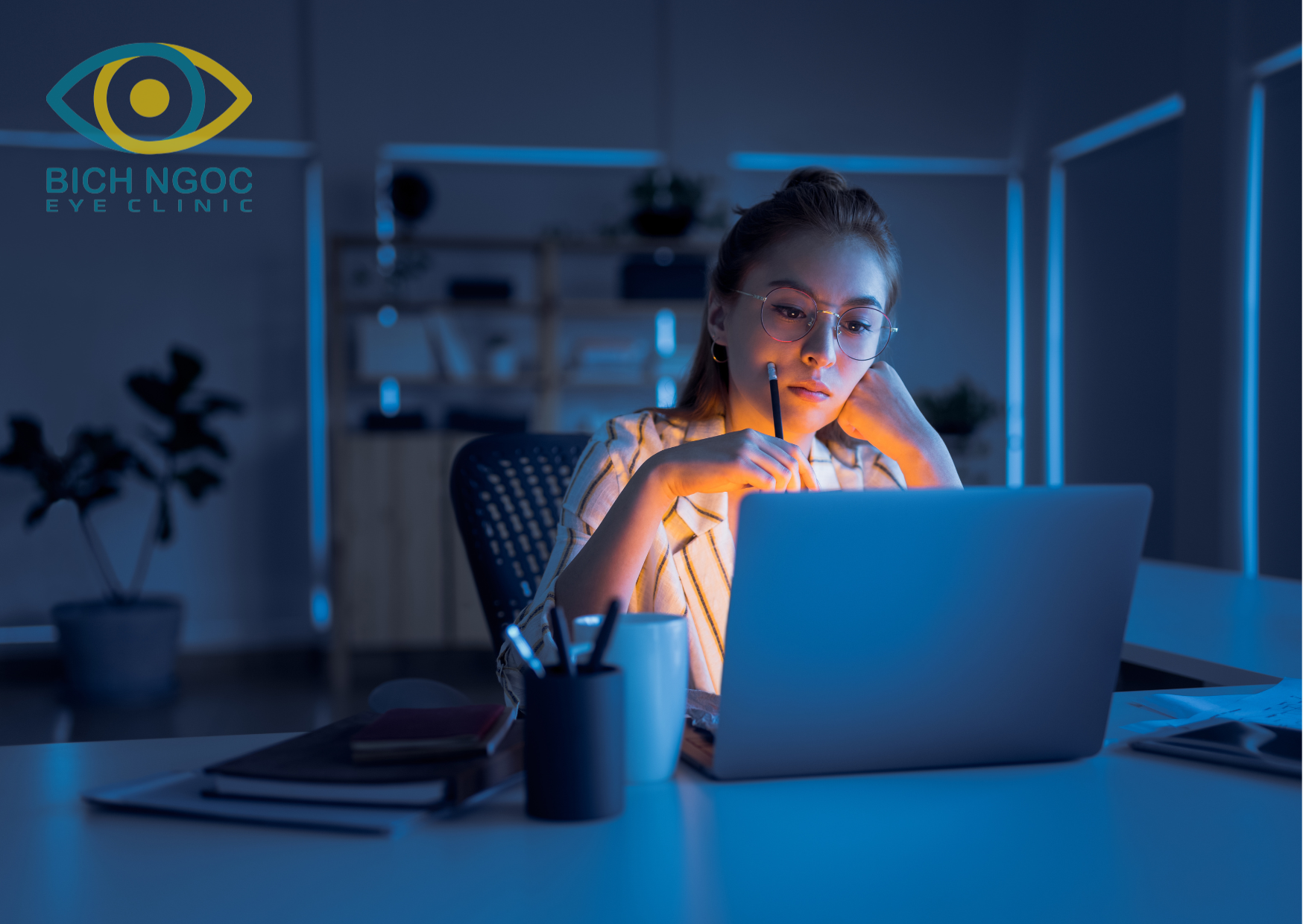 đeo kính chống ánh sáng xanh bảo vệ mắt