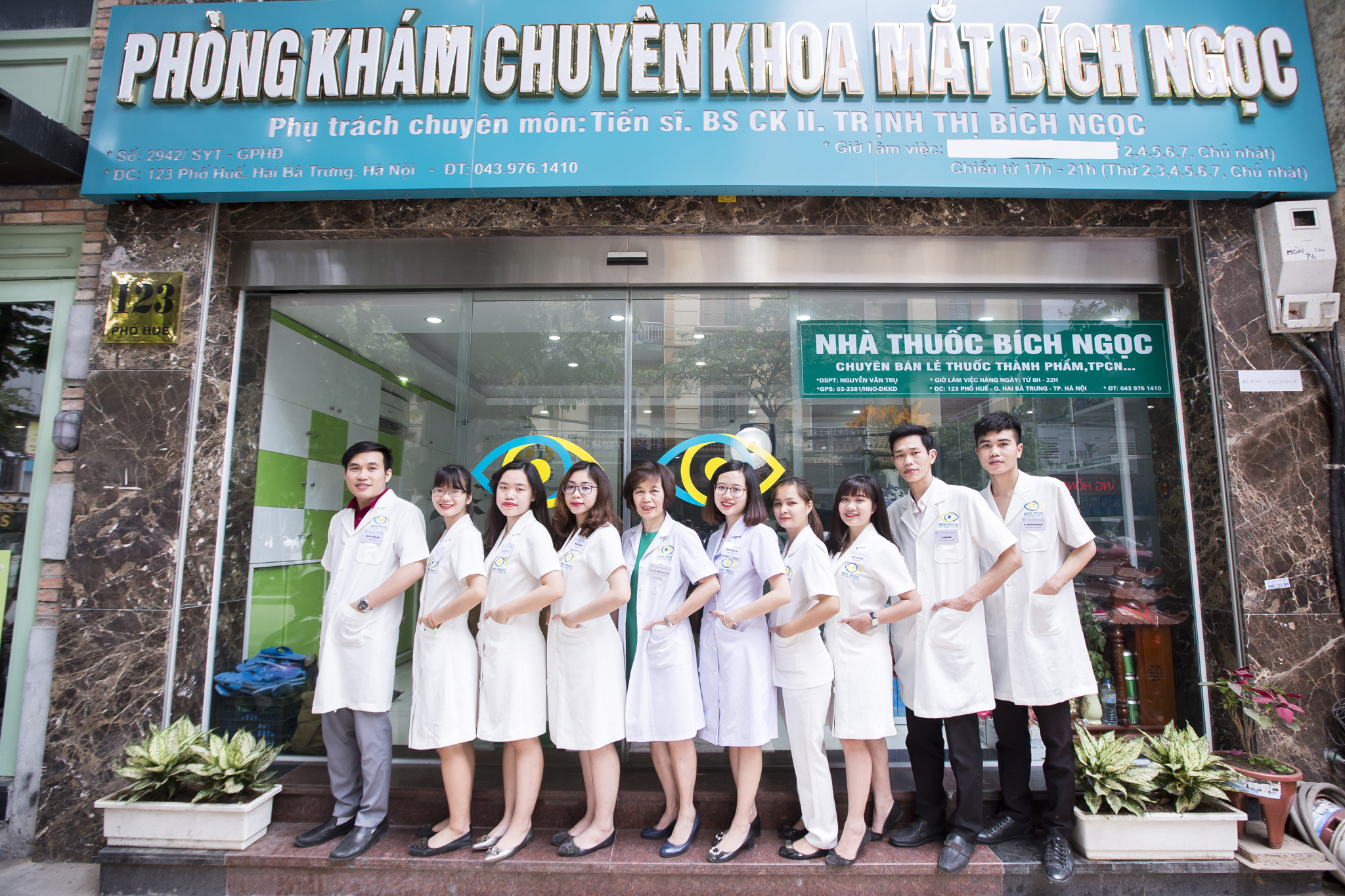 Đội ngũ nhân viên phòng khám mắt bác sĩ Ngọc Phố Huế Hà Nội